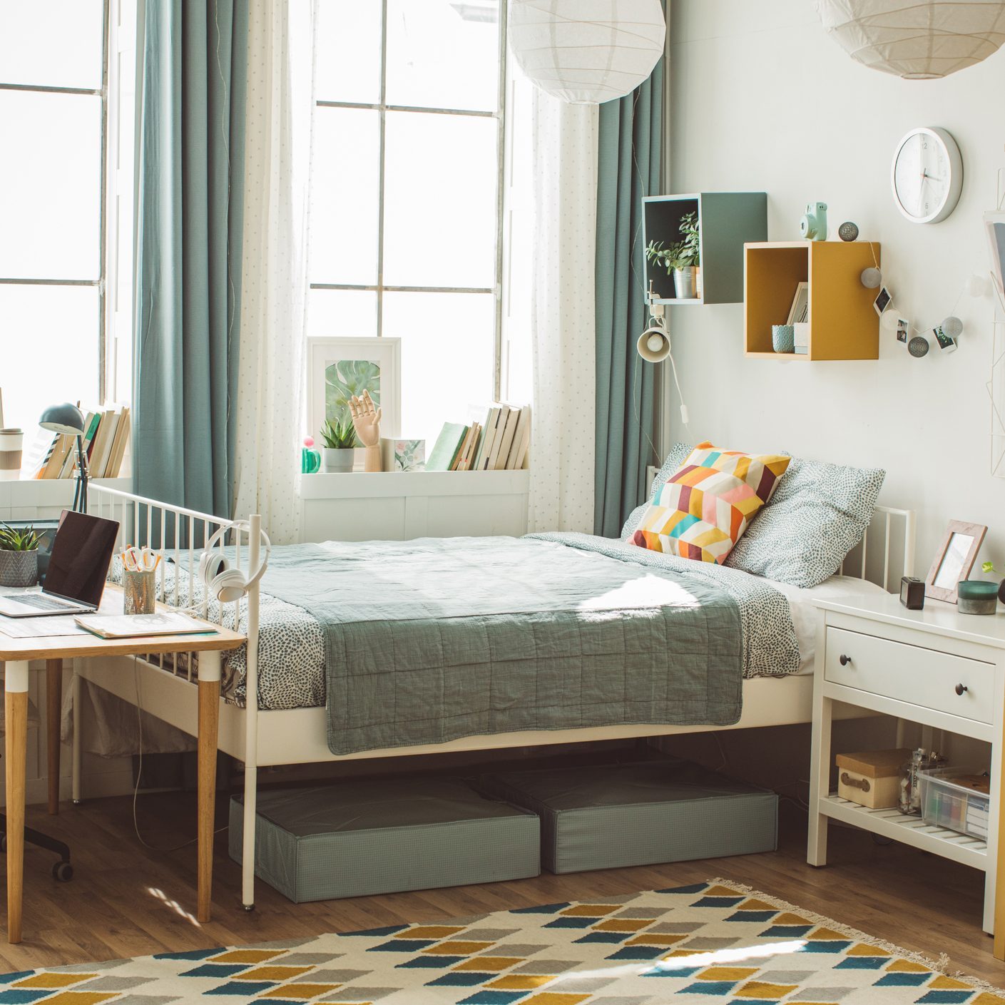 30 Dorm Room Ideas for First-Time Dorm Dwellers