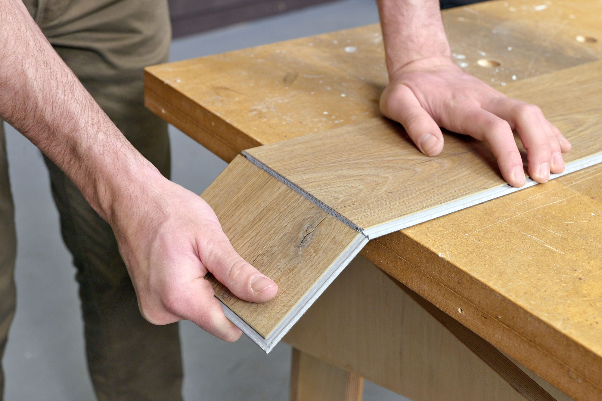 4 Easy Ways To Cut Vinyl Plank Flooring